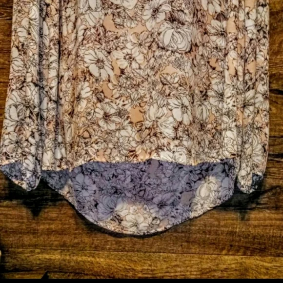 Violet + Claire High Low Floral Tunic Top Size 2X NWOT - Picture 6 of 11